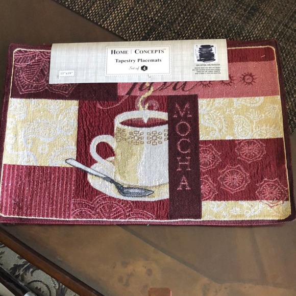 Table dining trapestry placemats set of four. - Picture 2 of 7